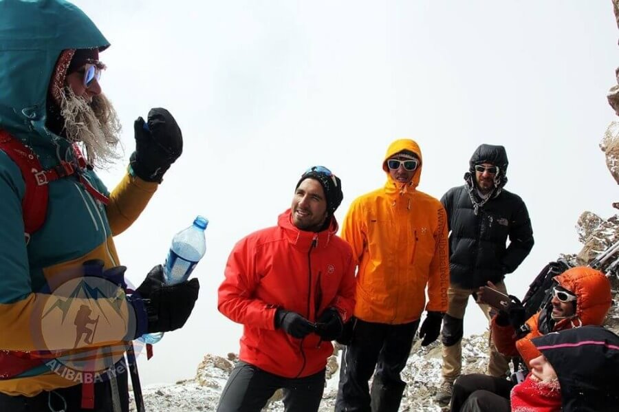 Alibabatrek climb damavand tour damavand trek group tour havee rest on the way of summit