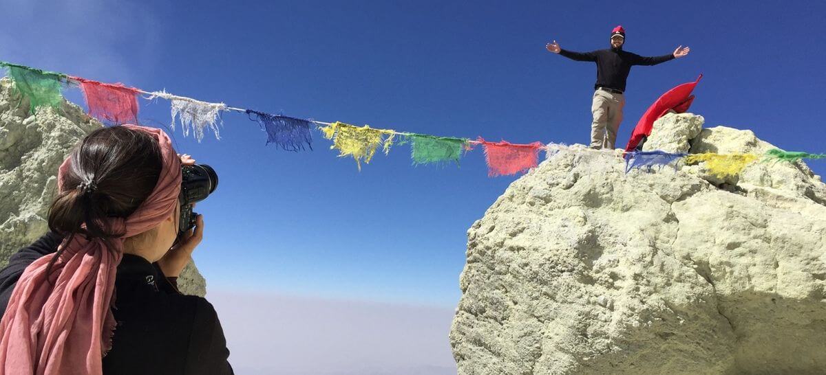 Alibabatrek Mount Damavand Tour Damavand trekking tour toursist on summit